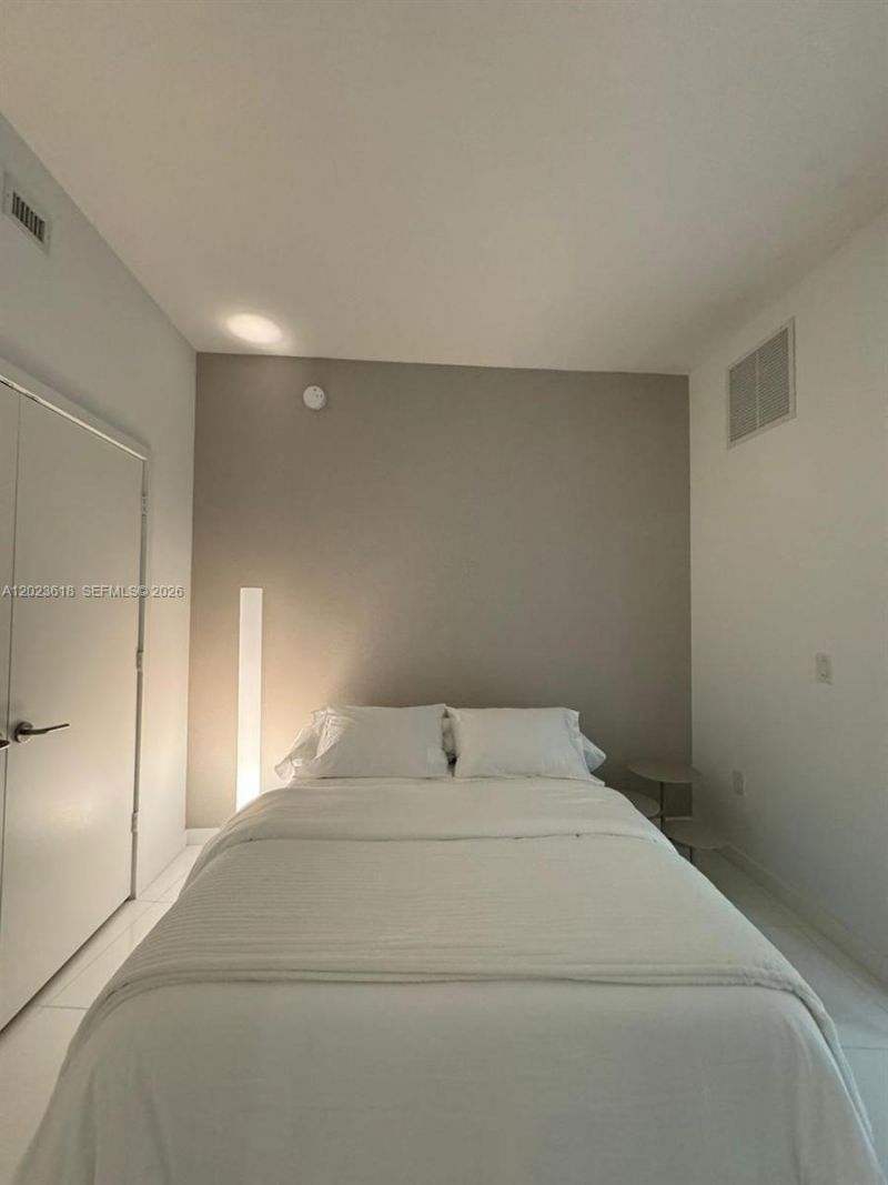 851 NE 1st Ave , Unit 1006, Miami, FL 33132 Photo
