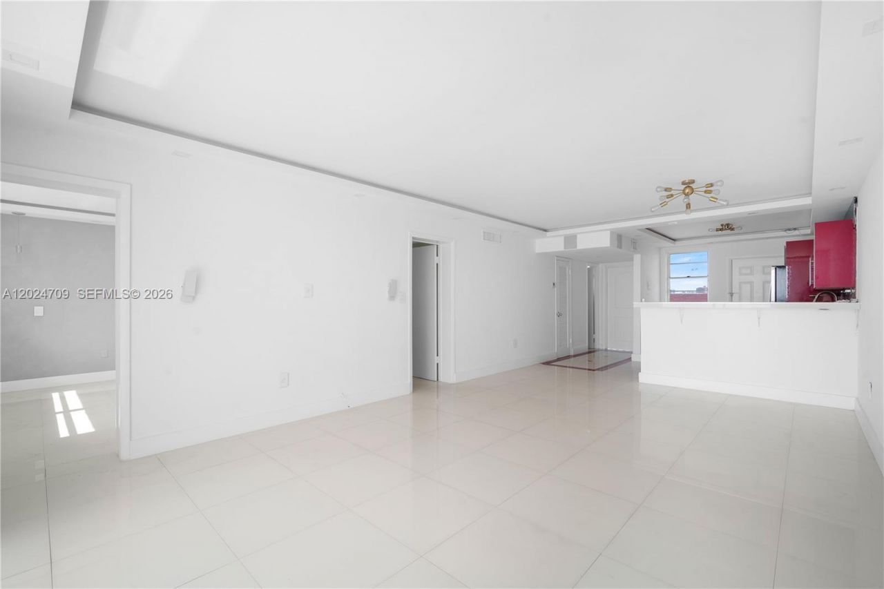 18601 NE 14th Ave, Unit 409, Miami, FL 33179 Photo