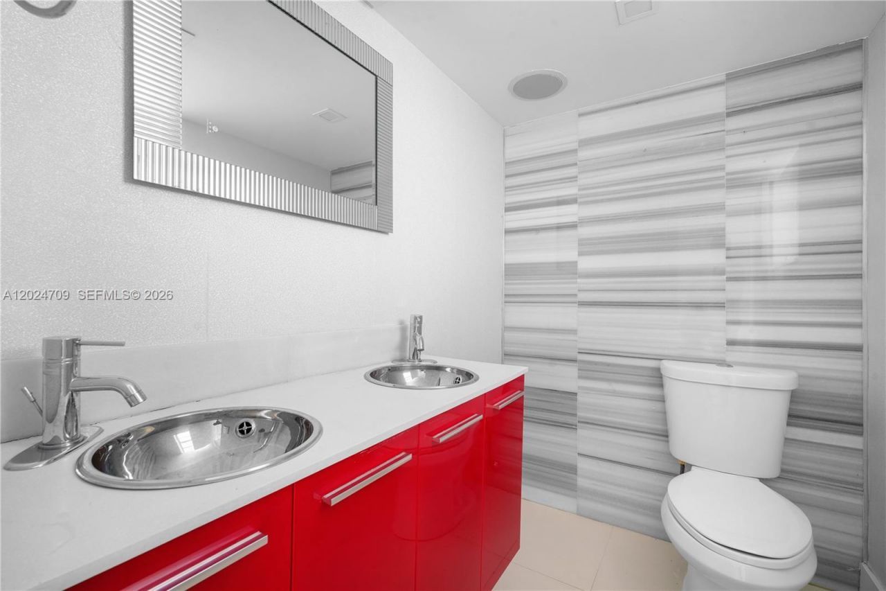 18601 NE 14th Ave, Unit 409, Miami, FL 33179 Photo