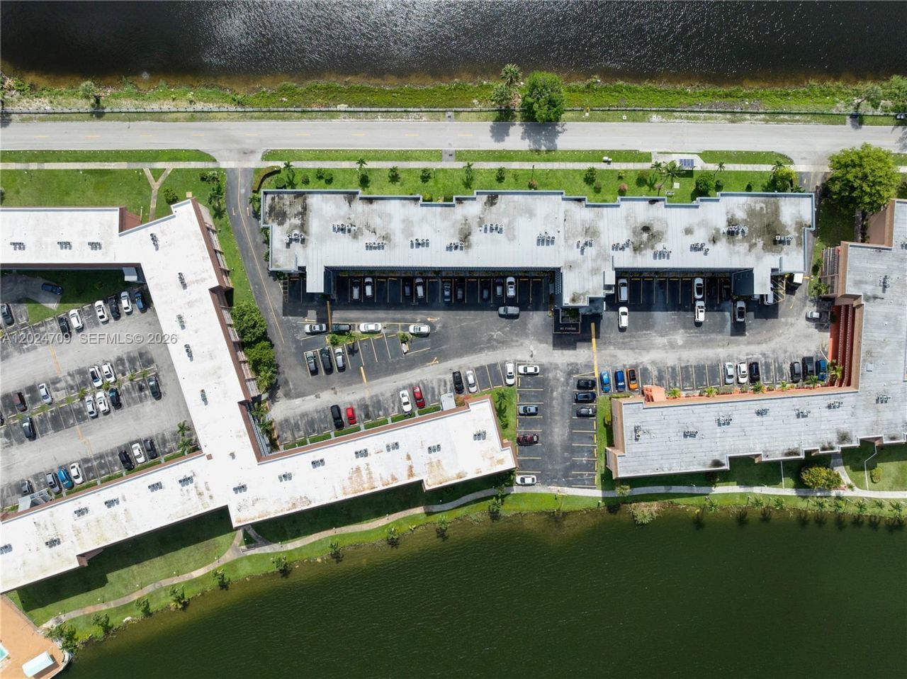 18601 NE 14th Ave, Unit 409, Miami, FL 33179 Photo