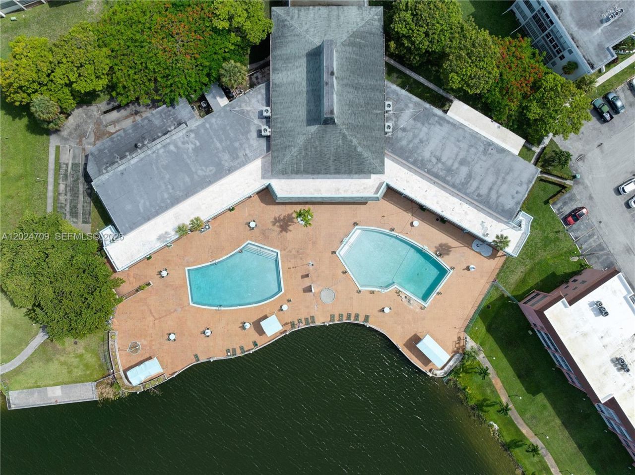18601 NE 14th Ave, Unit 409, Miami, FL 33179 Photo