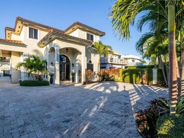 8881 SW 28th St , Miami, FL 33165