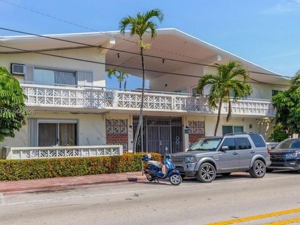 8040 Tatum Waterway Dr , Unit 2, Miami Beach, FL 33141