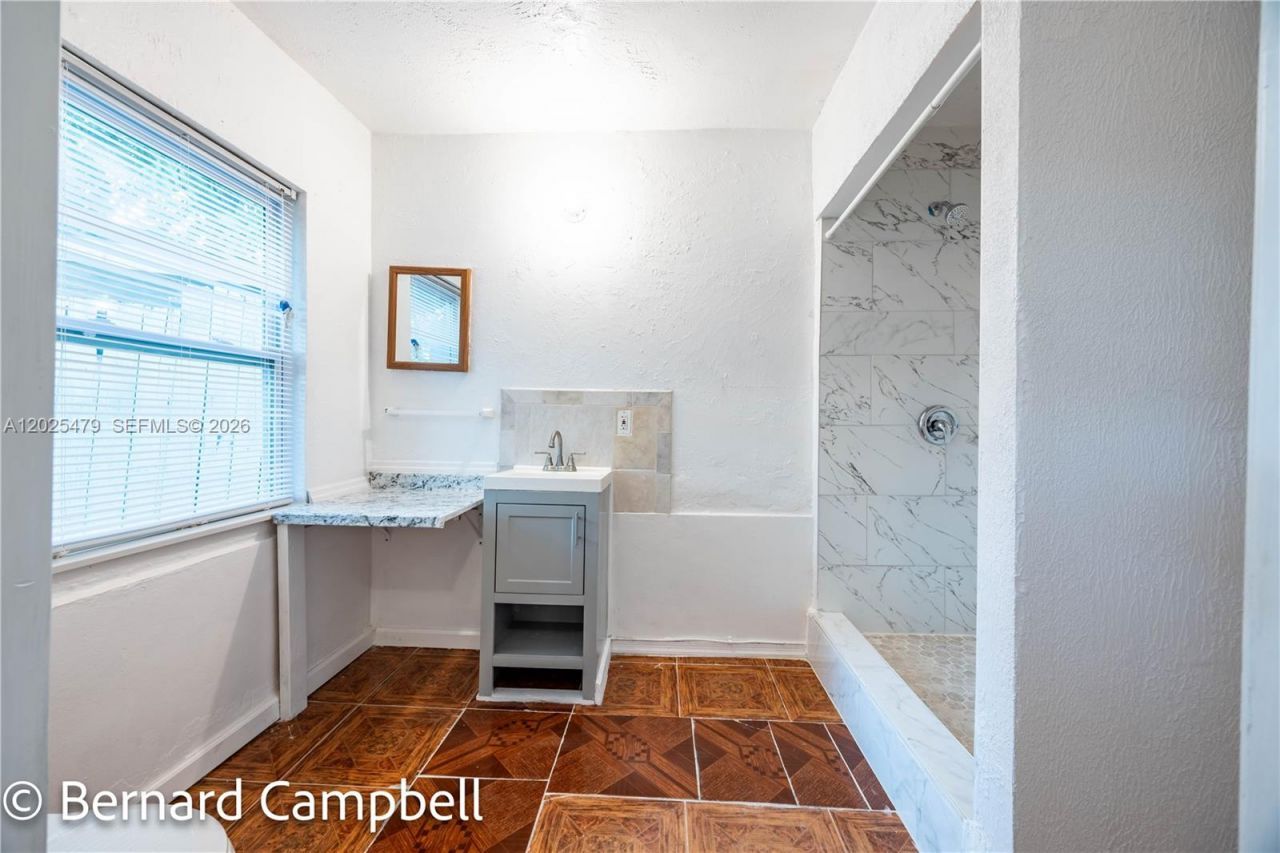 918 NW 13th Ct , Fort Lauderdale, FL 33311 Photo