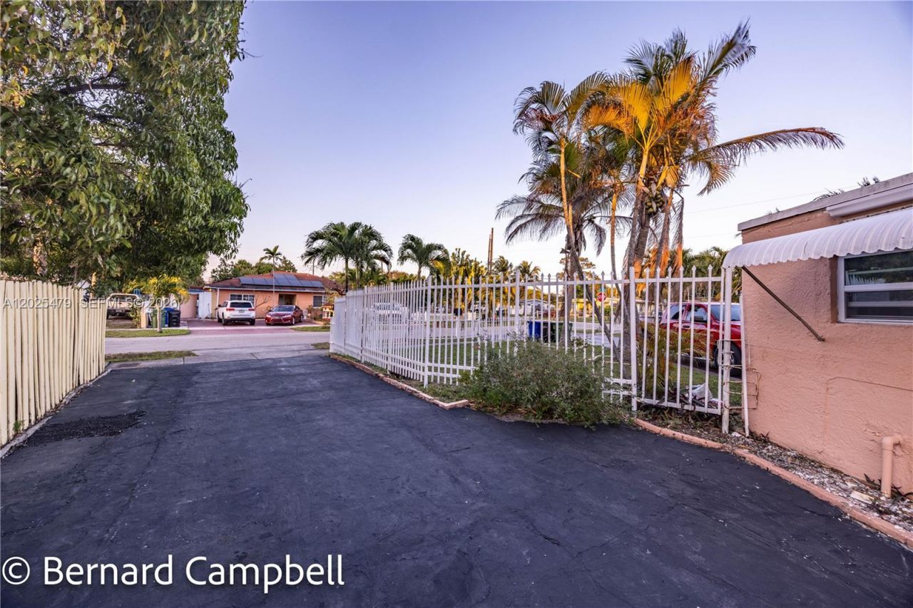 918 NW 13th Ct , Fort Lauderdale, FL 33311 Photo