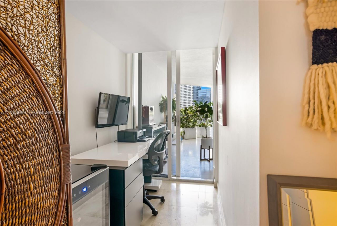 701 Brickell Key Blvd , Unit 512, Miami, FL 33131 Photo