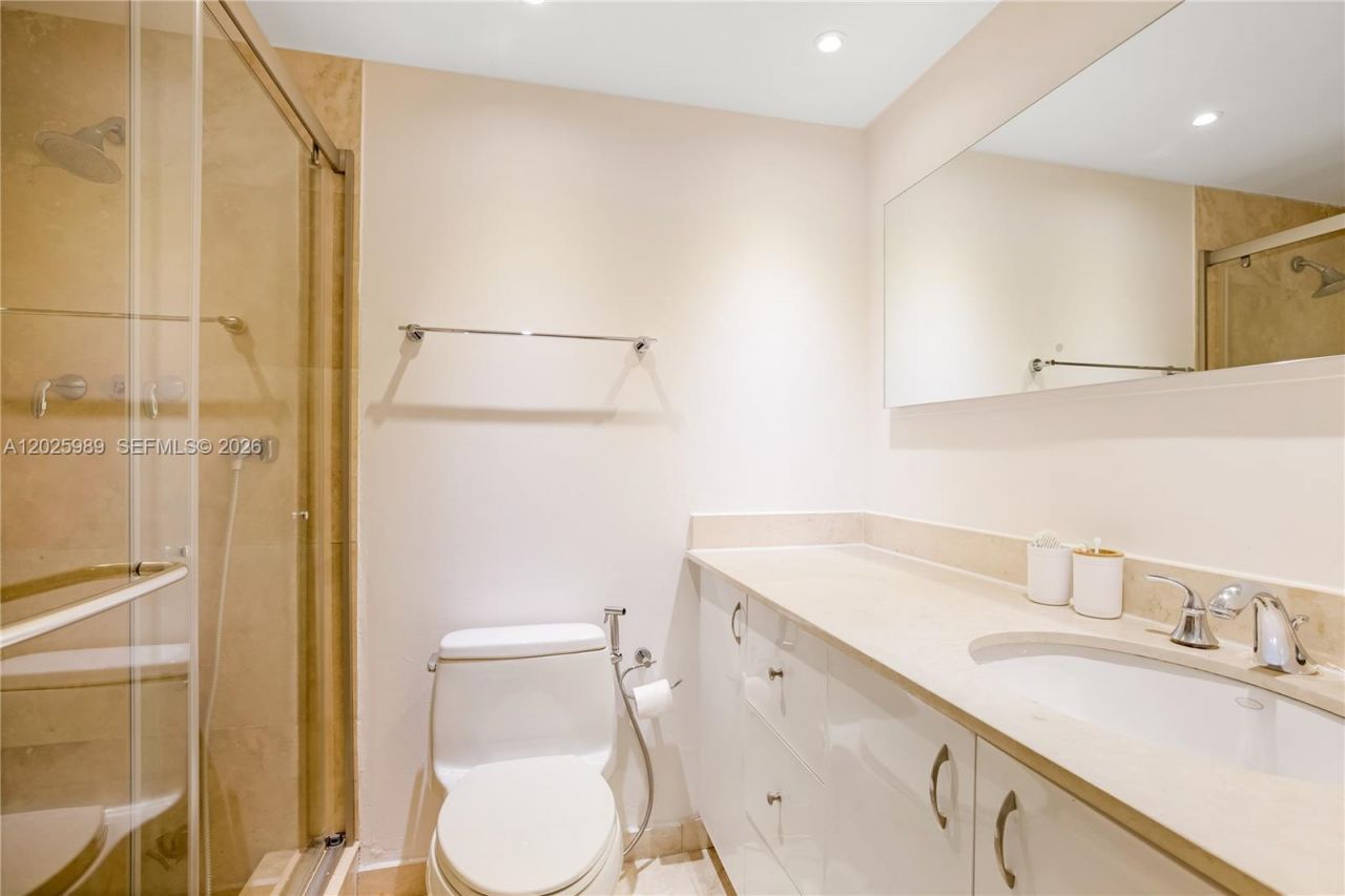 701 Brickell Key Blvd , Unit 512, Miami, FL 33131 Photo
