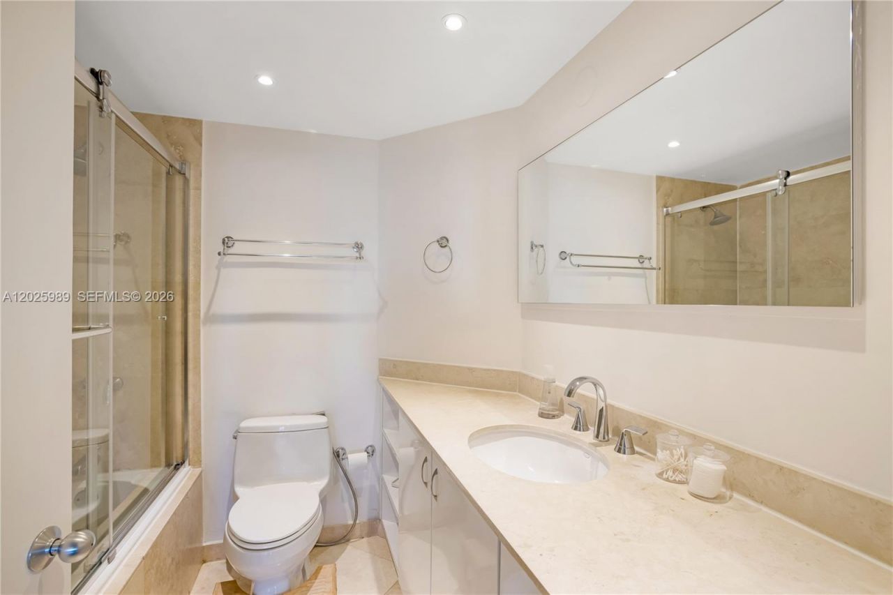 701 Brickell Key Blvd , Unit 512, Miami, FL 33131 Photo
