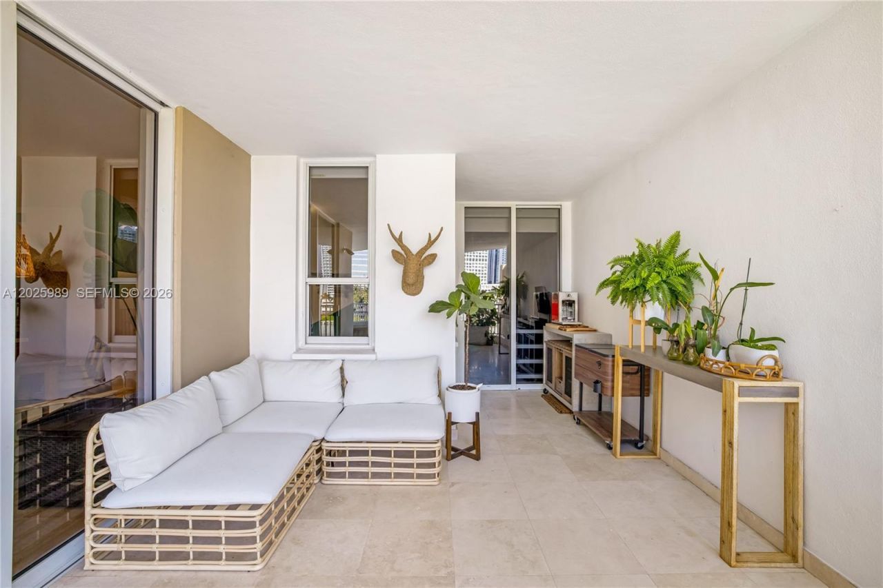 701 Brickell Key Blvd , Unit 512, Miami, FL 33131 Photo