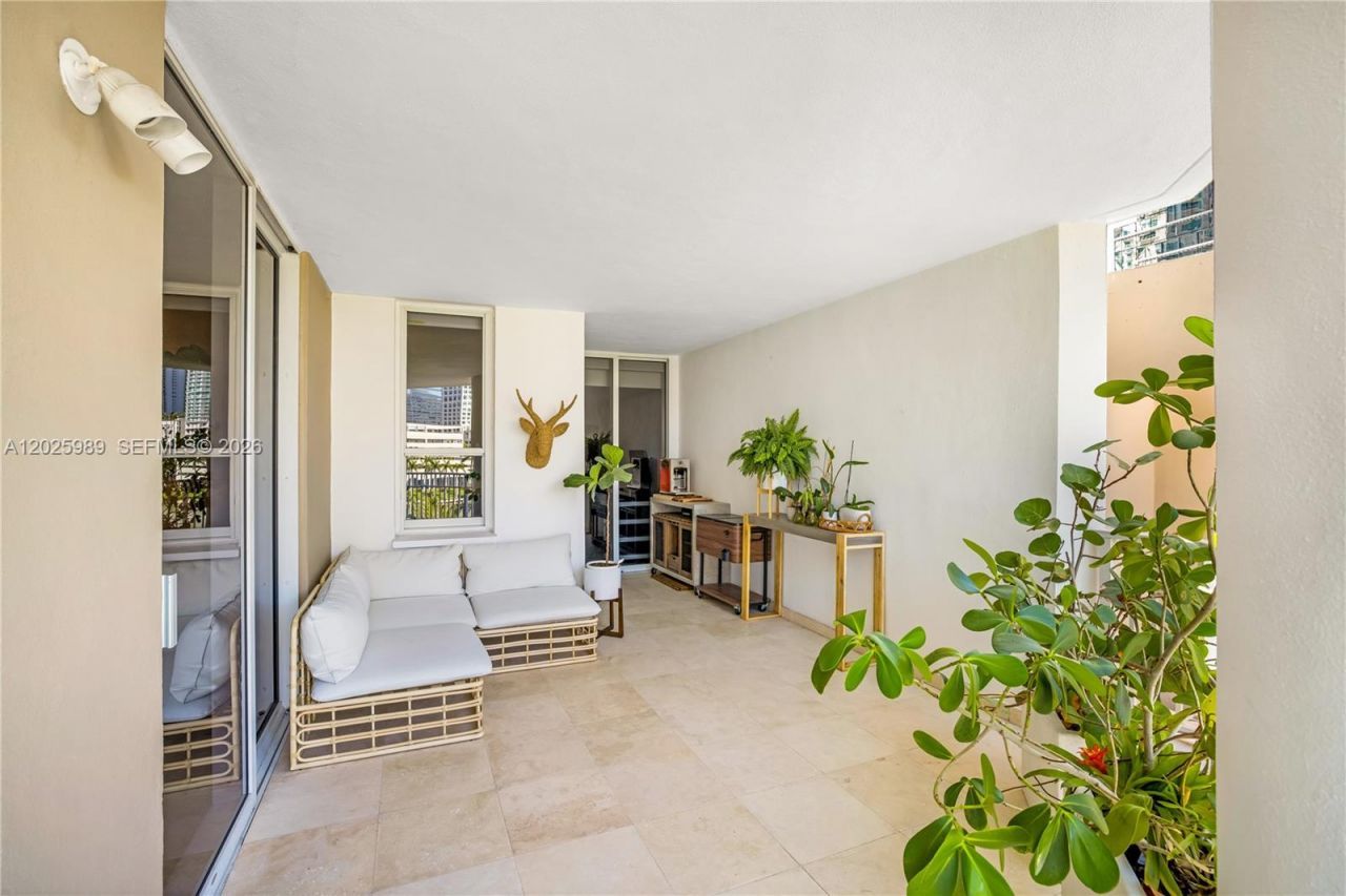 701 Brickell Key Blvd , Unit 512, Miami, FL 33131 Photo