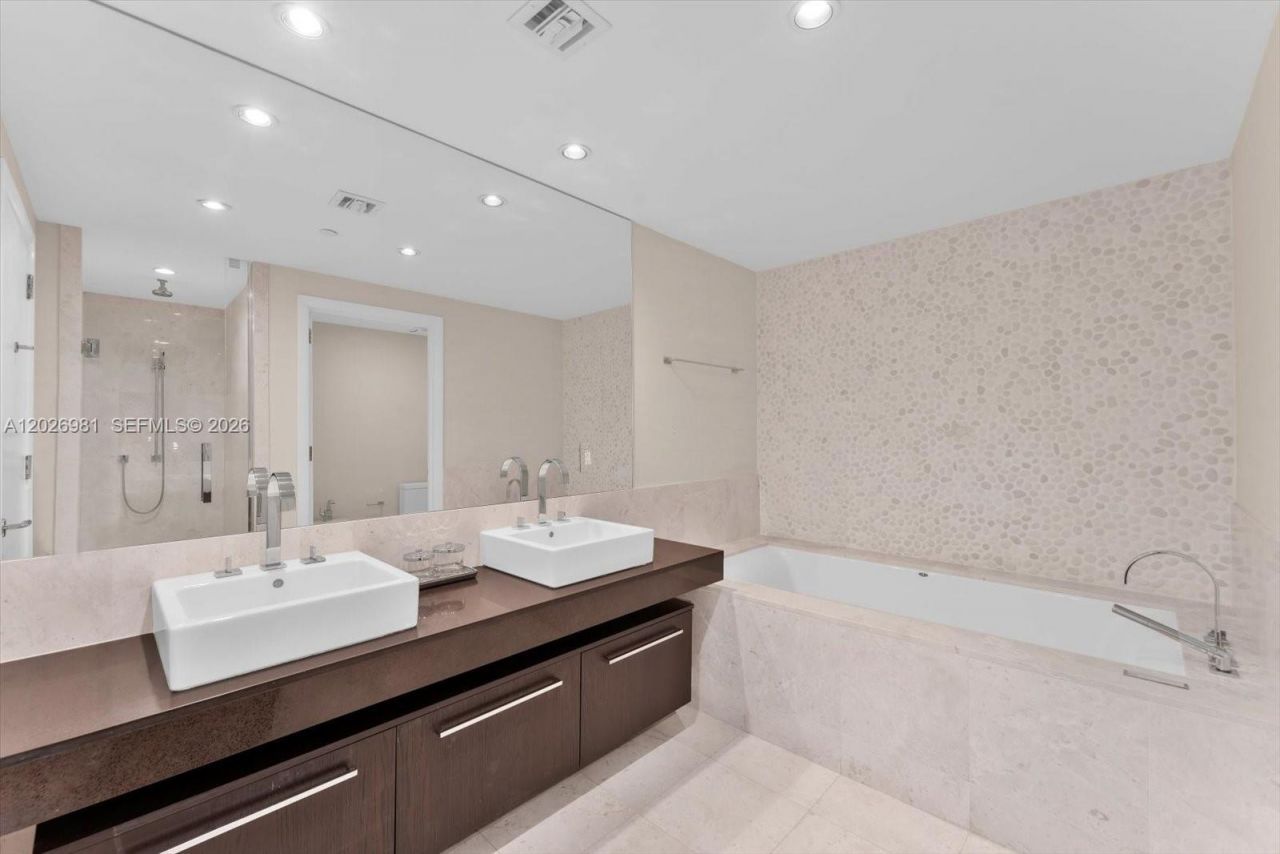 17121 Collins Ave , Unit 3905, Sunny Isles Beach, FL 33160 Photo