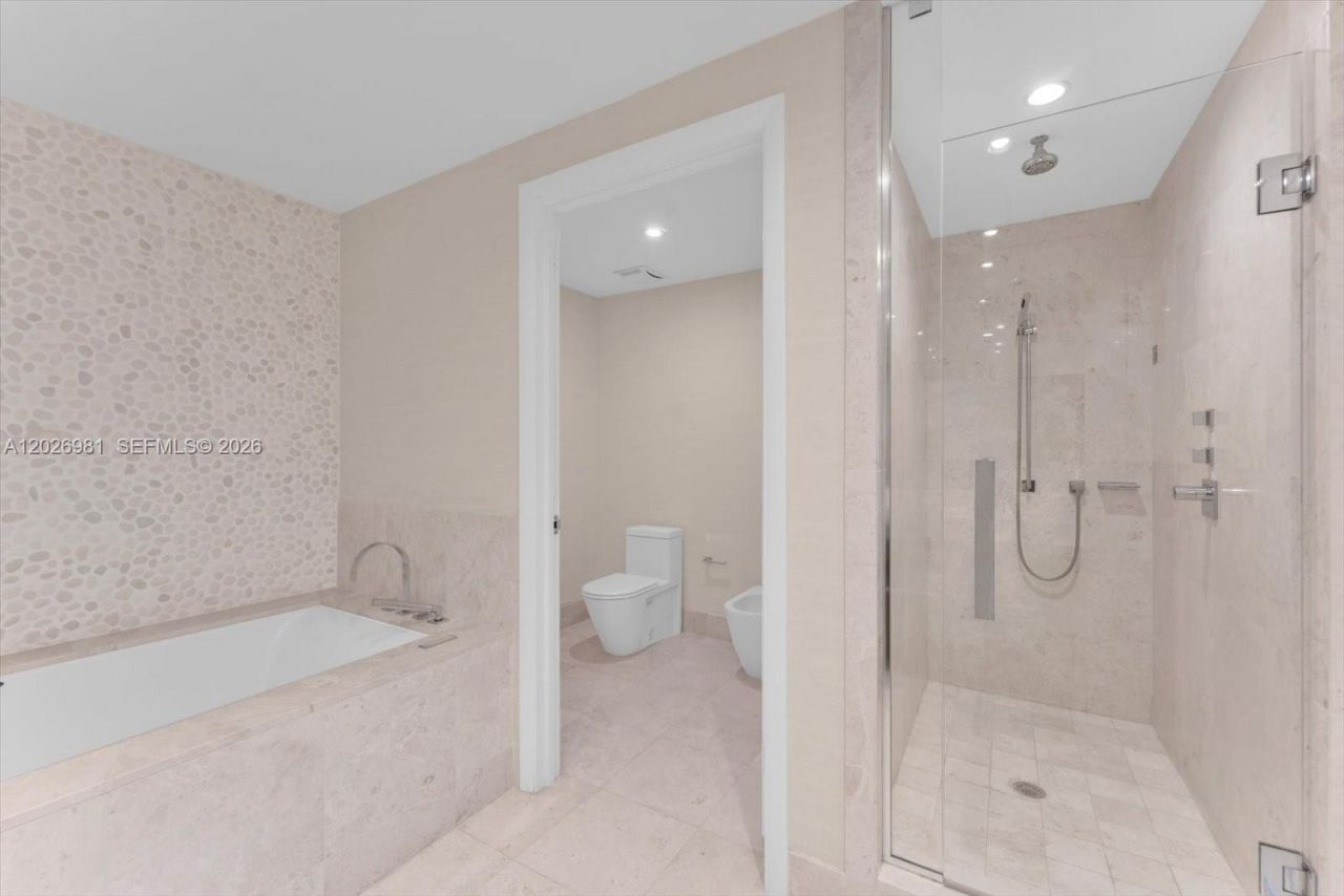 17121 Collins Ave , Unit 3905, Sunny Isles Beach, FL 33160 Photo