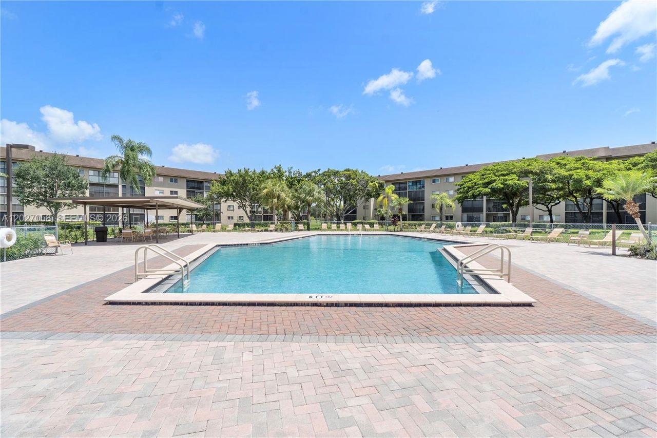 12901 SW 15th Ct , Unit 208V, Pembroke Pines, FL 33027 Photo