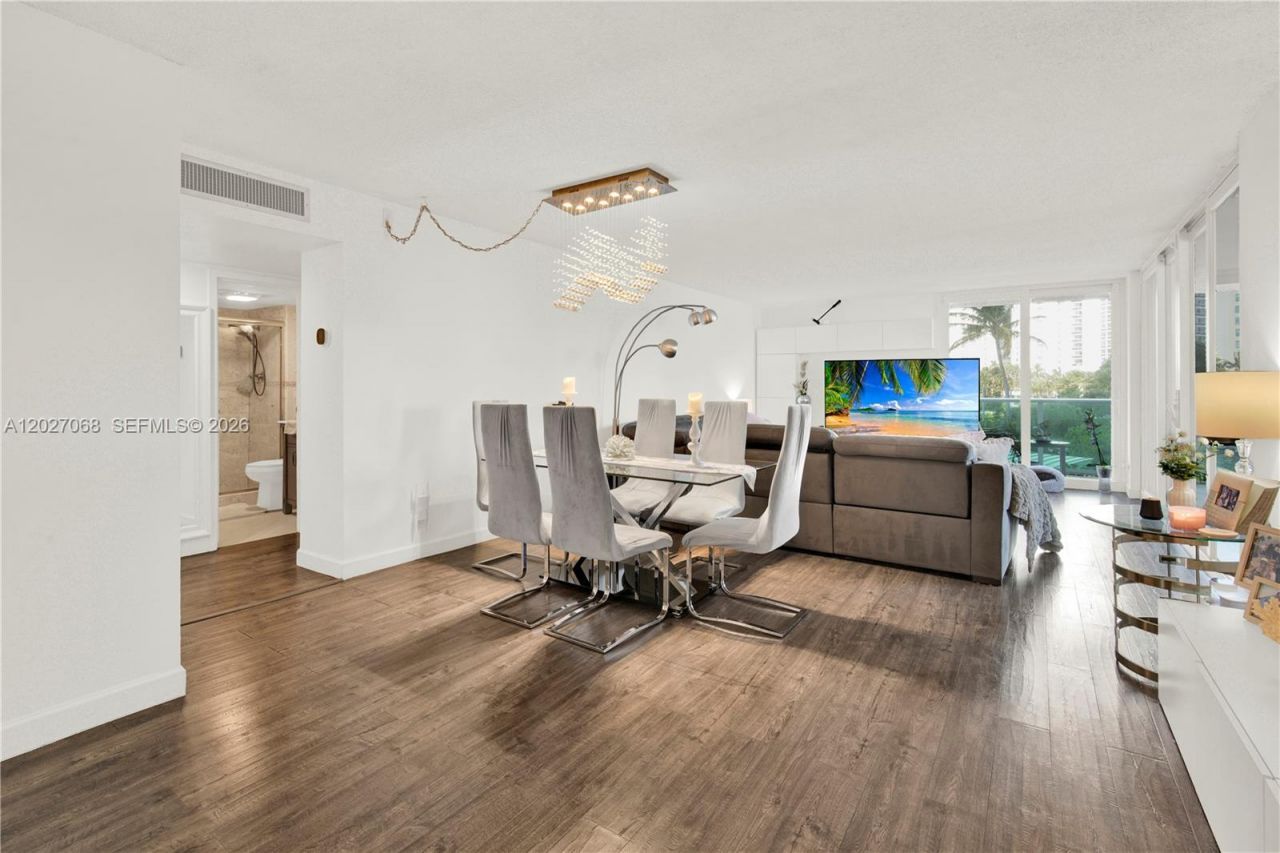 100 Bayview Dr , Unit 205, Sunny Isles Beach, FL 33160 Photo