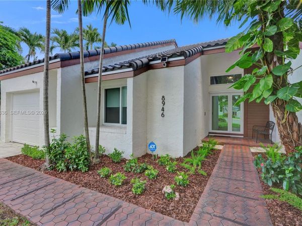 8946 SW 150th Ct Cir E, Miami, FL 33196