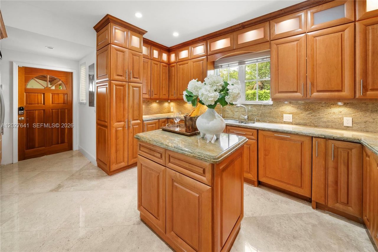 1776 Michigan Ave , Miami Beach, FL 33139 Photo