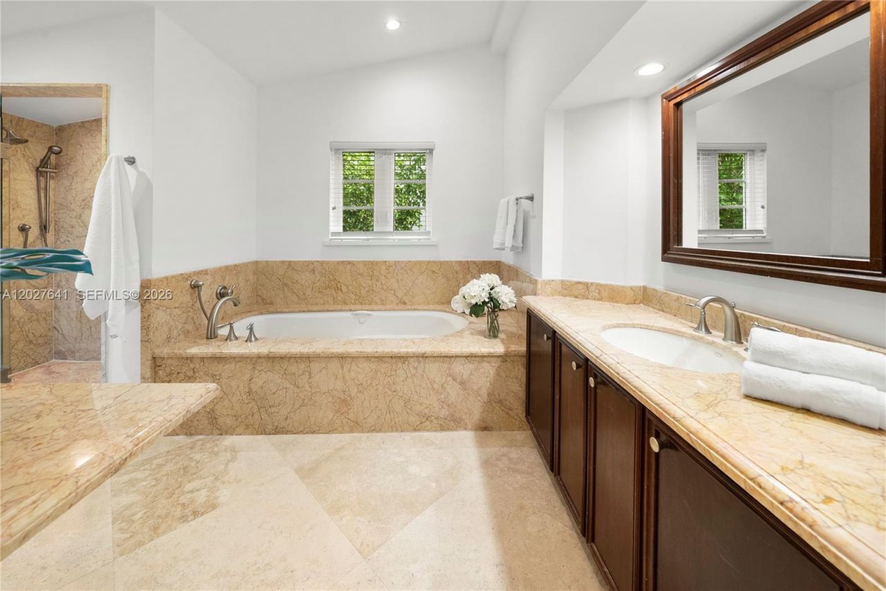 1776 Michigan Ave , Miami Beach, FL 33139 Photo