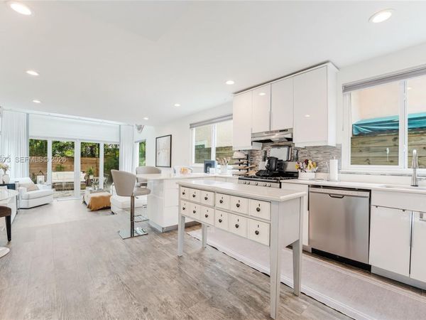 2792 SW 22nd Ave , Miami, FL 33133