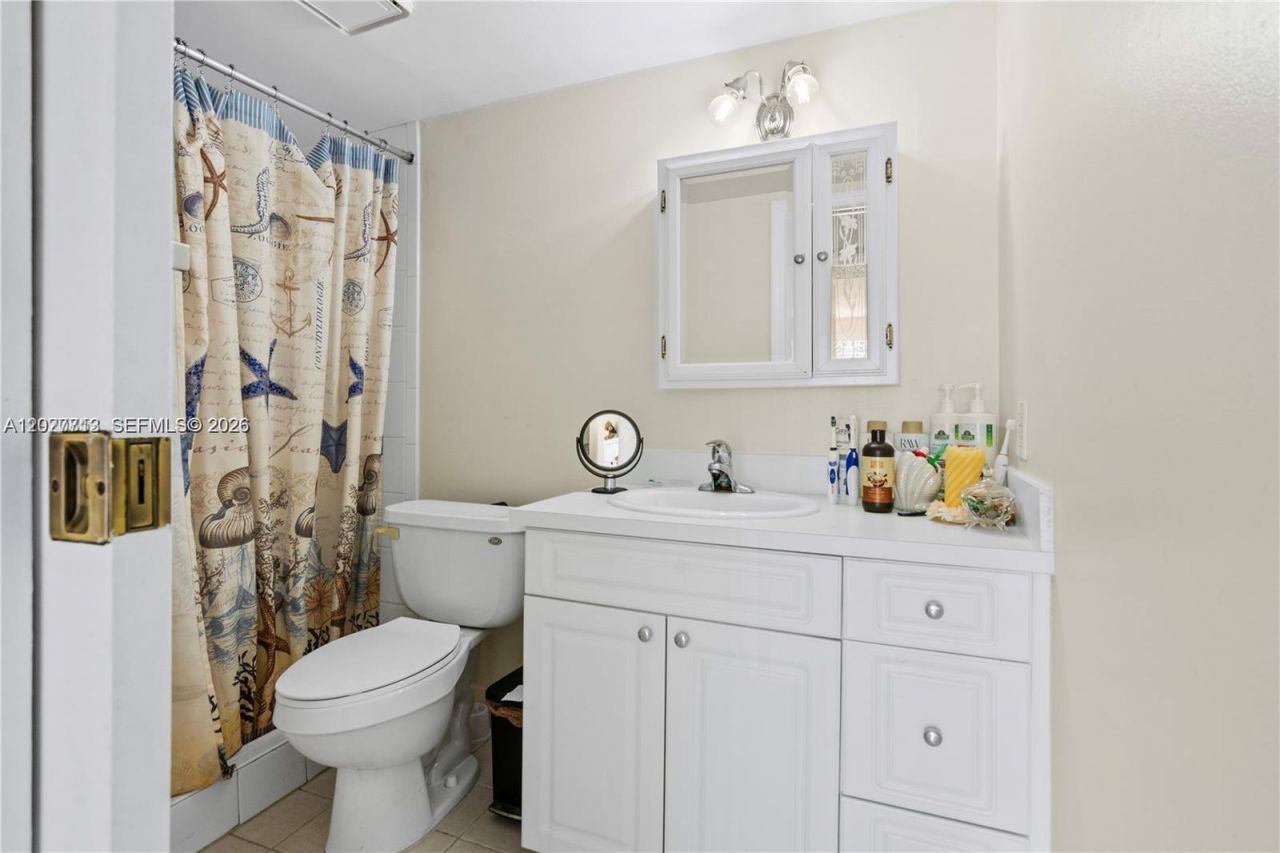 5201 NW 7th St, Unit 105, Miami, FL 33126 Photo