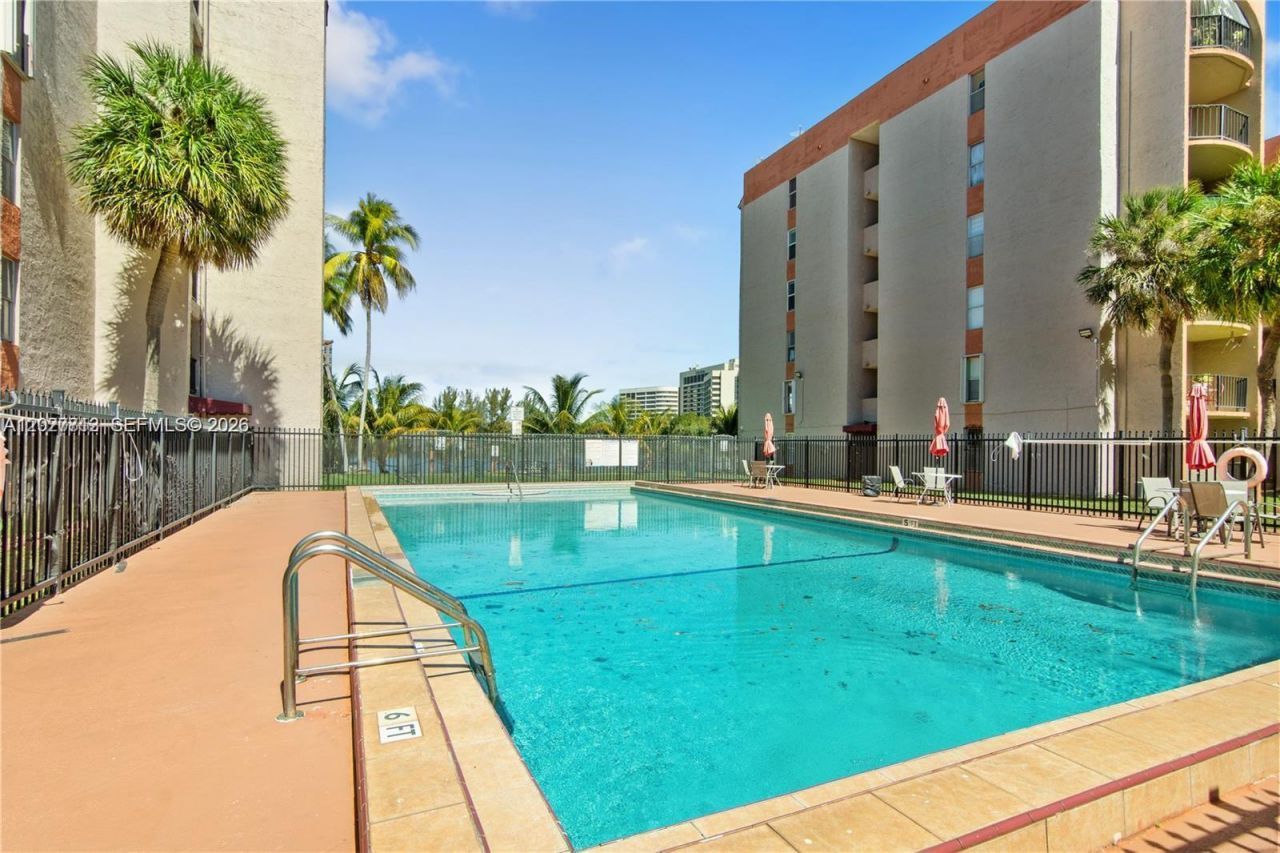 5201 NW 7th St, Unit 105, Miami, FL 33126 Photo