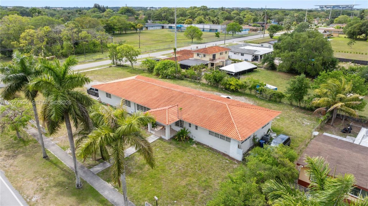 1895 NW 175th St , Miami Gardens, FL 33056 Photo