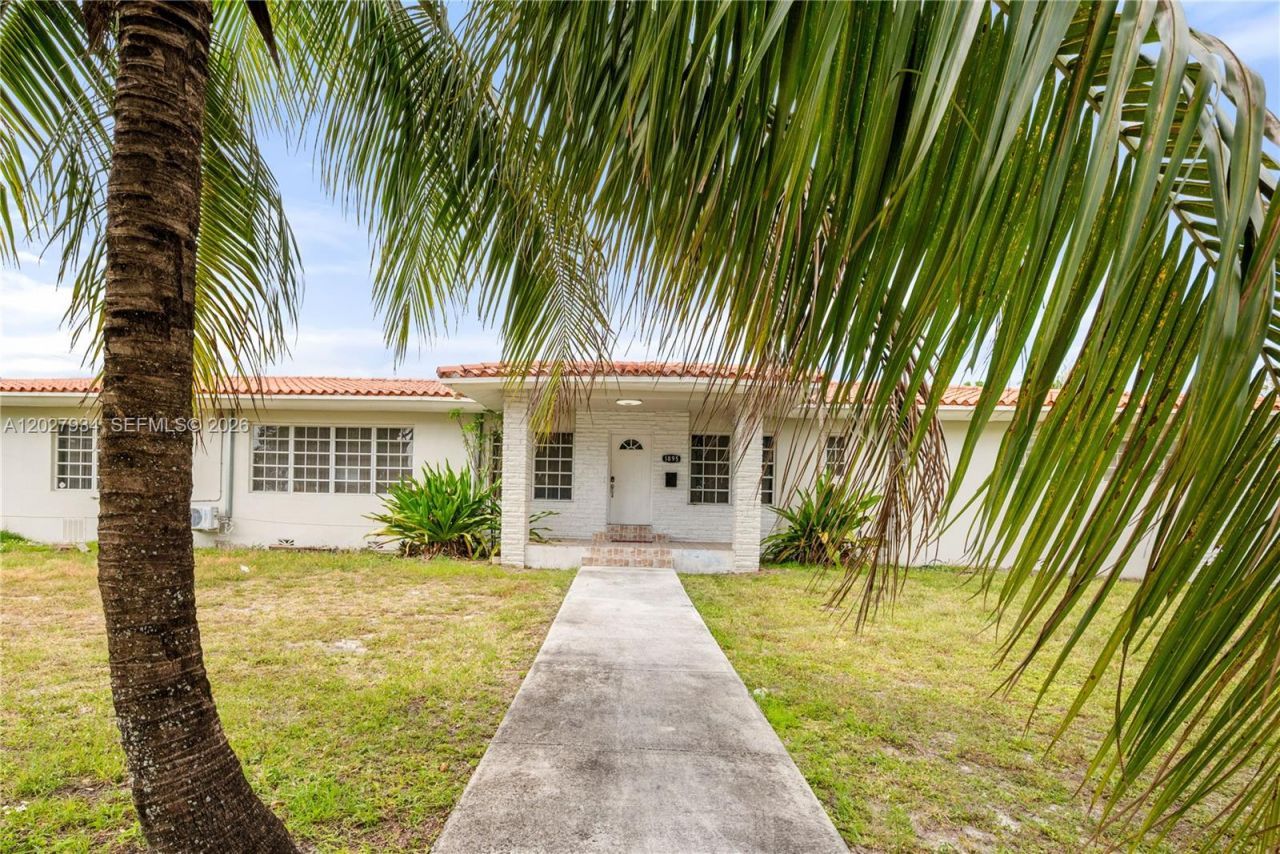 1895 NW 175th St , Miami Gardens, FL 33056 Photo