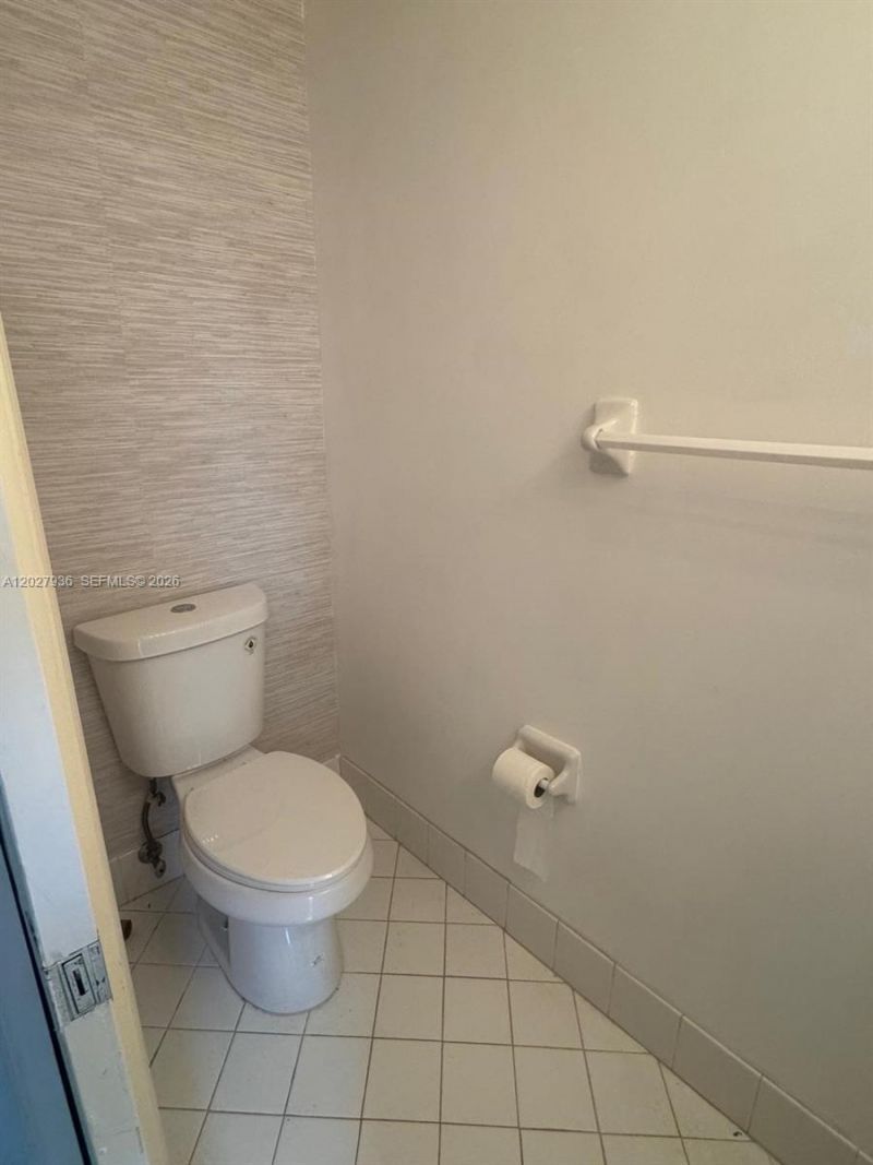 11239 NW 53rd Ln , Unit 0620, Doral, FL 33178 Photo