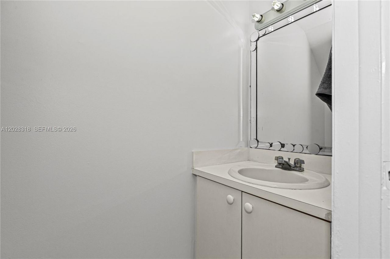 1923 SW 107th Ave , Unit 103, Miami, FL 33165 Photo