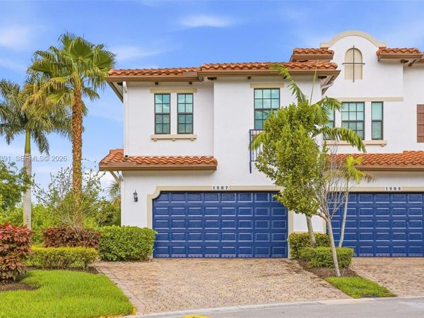 1507 SW 113th Ave , Pembroke Pines, FL 33025