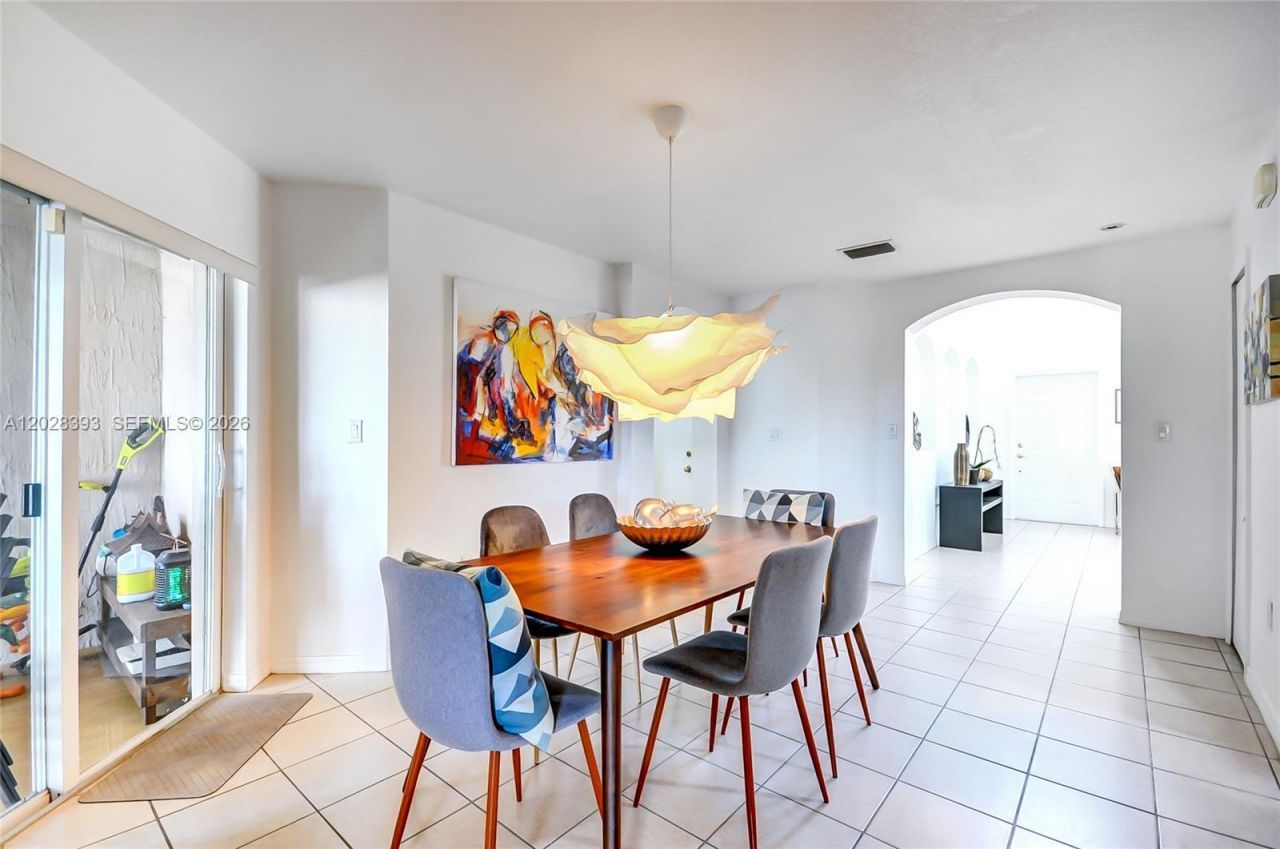16600 SW 47th Ter, Miami, FL 33185 Photo