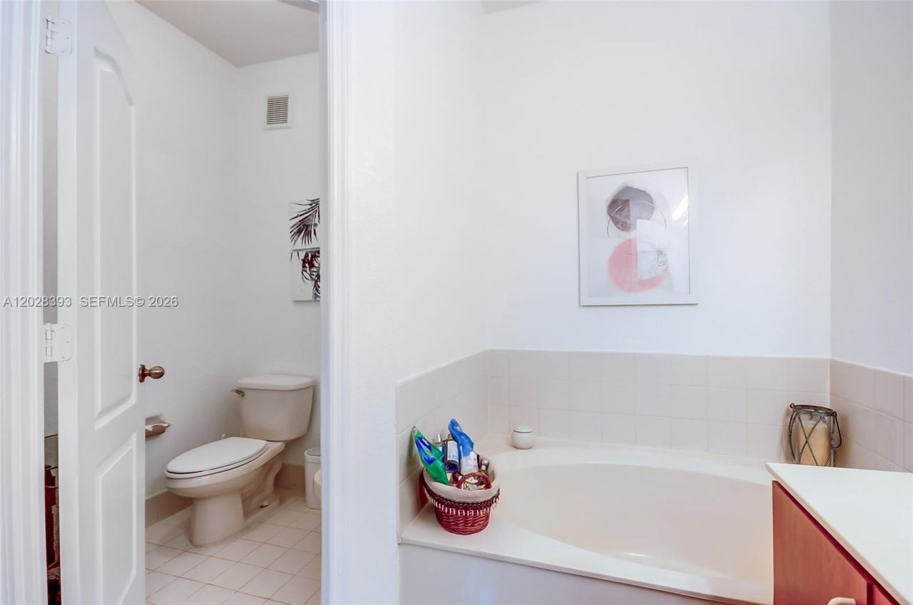 16600 SW 47th Ter, Miami, FL 33185 Photo
