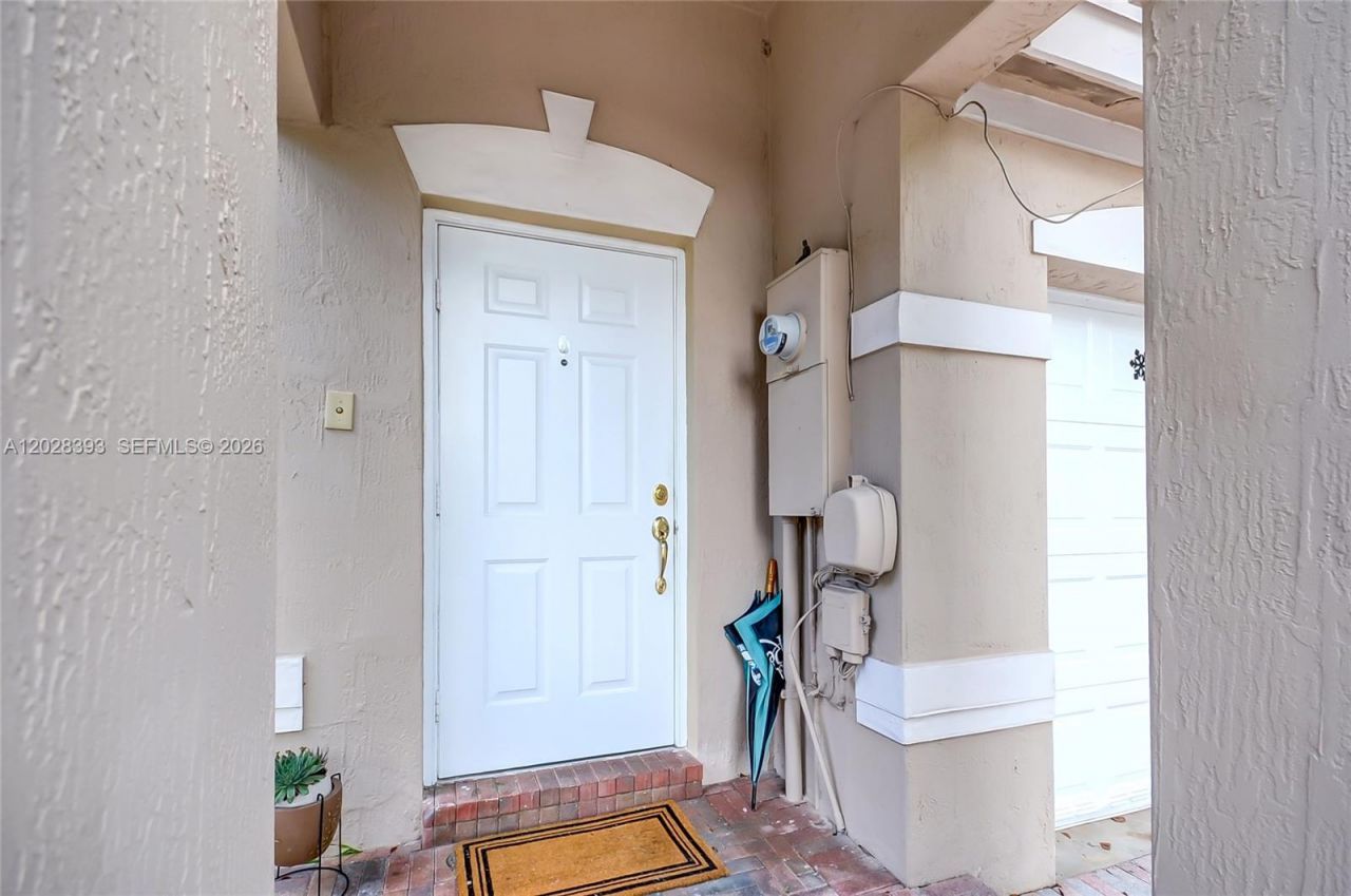 16600 SW 47th Ter, Miami, FL 33185 Photo