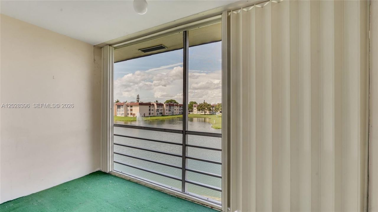 2811 N Pine Island Rd, Unit 302, Sunrise, FL 33322 Photo