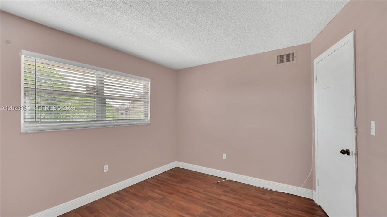 2811 N Pine Island Rd, Unit 302, Sunrise, FL 33322 Photo
