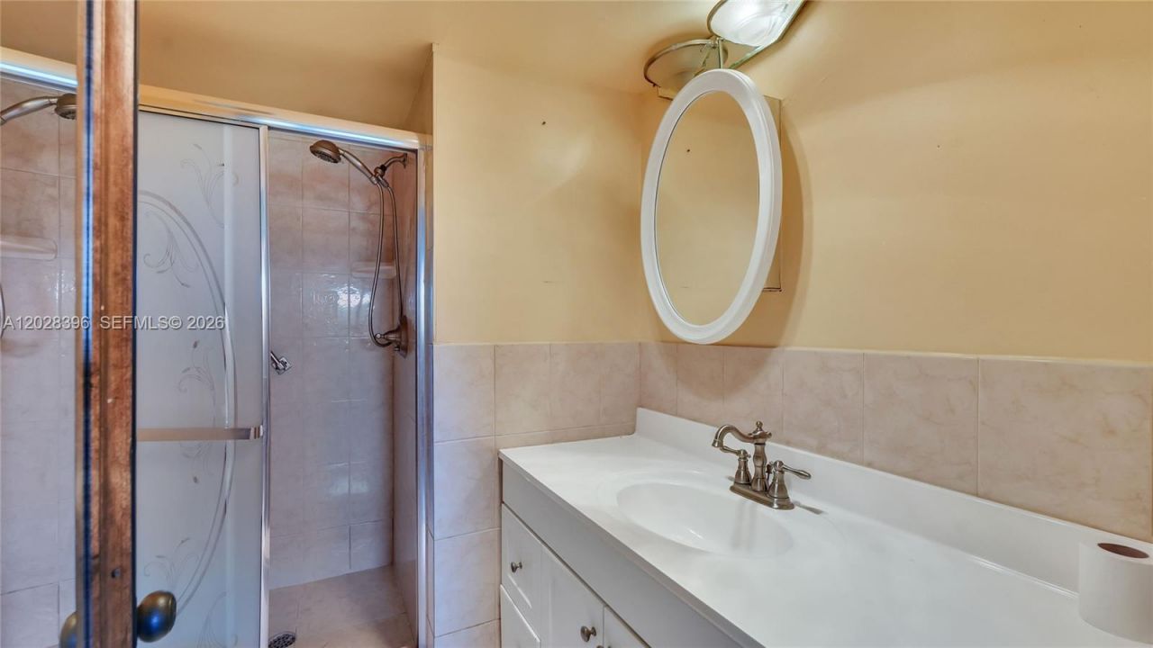 2811 N Pine Island Rd, Unit 302, Sunrise, FL 33322 Photo