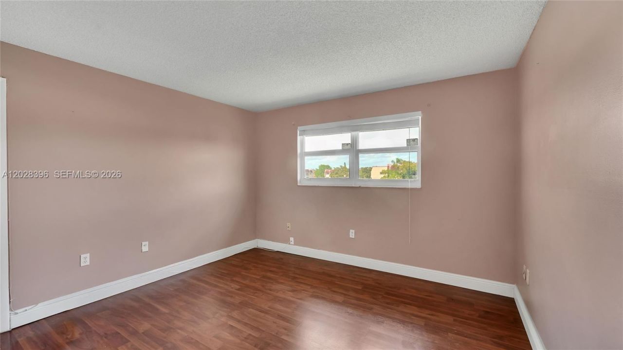 2811 N Pine Island Rd, Unit 302, Sunrise, FL 33322 Photo