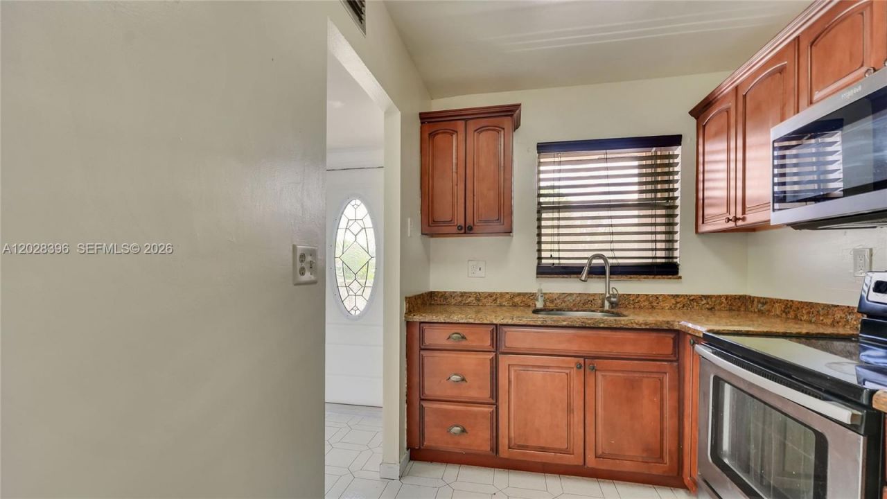 2811 N Pine Island Rd, Unit 302, Sunrise, FL 33322 Photo