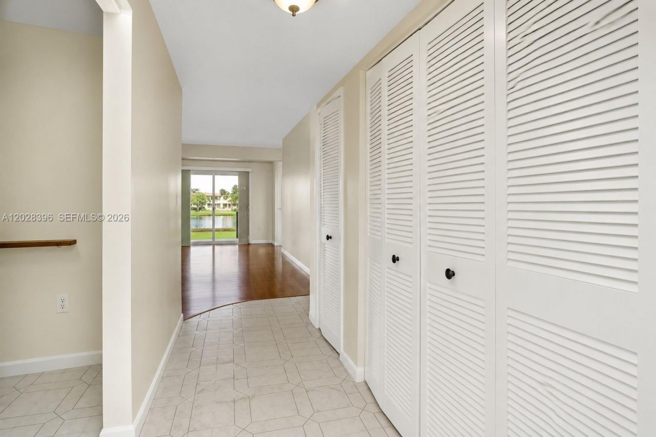 2811 N Pine Island Rd, Unit 302, Sunrise, FL 33322 Photo