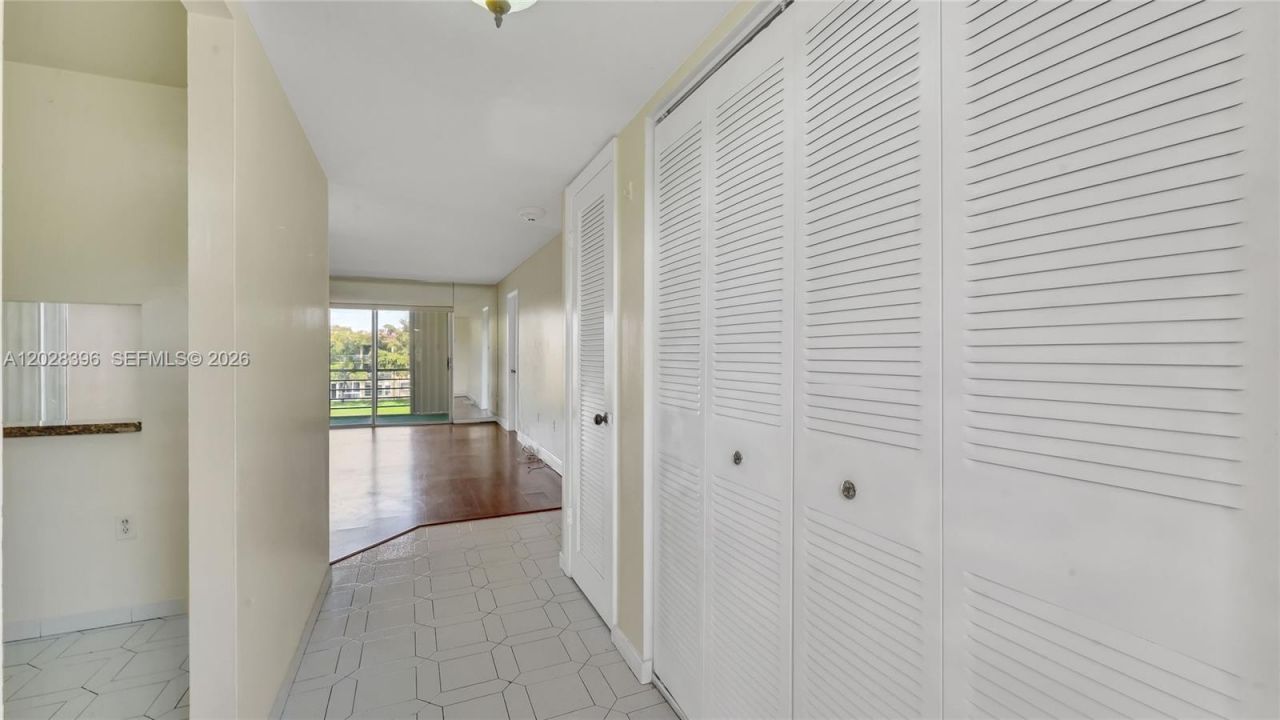 2811 N Pine Island Rd, Unit 302, Sunrise, FL 33322 Photo