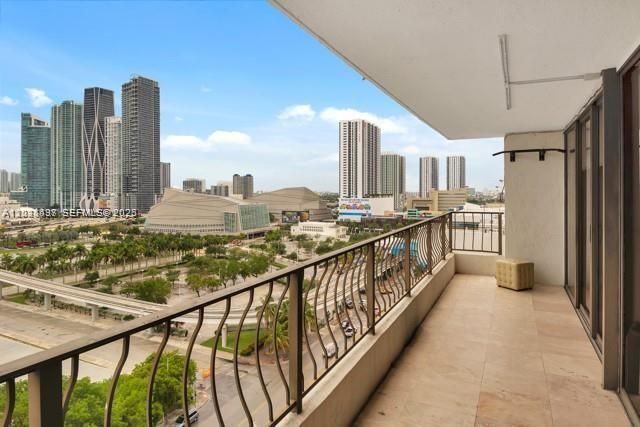 555 NE 15th St, Unit 16H, Miami, FL 33132 Photo