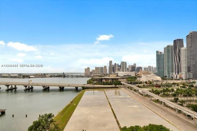 555 NE 15th St, Unit 16H, Miami, FL 33132 Photo