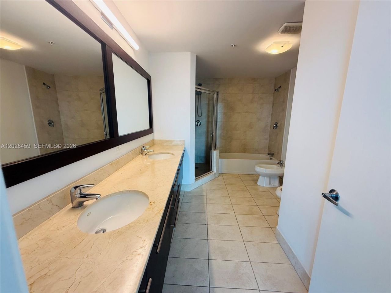 1900 N Bayshore Dr , Unit 2415, Miami, FL 33132 Photo