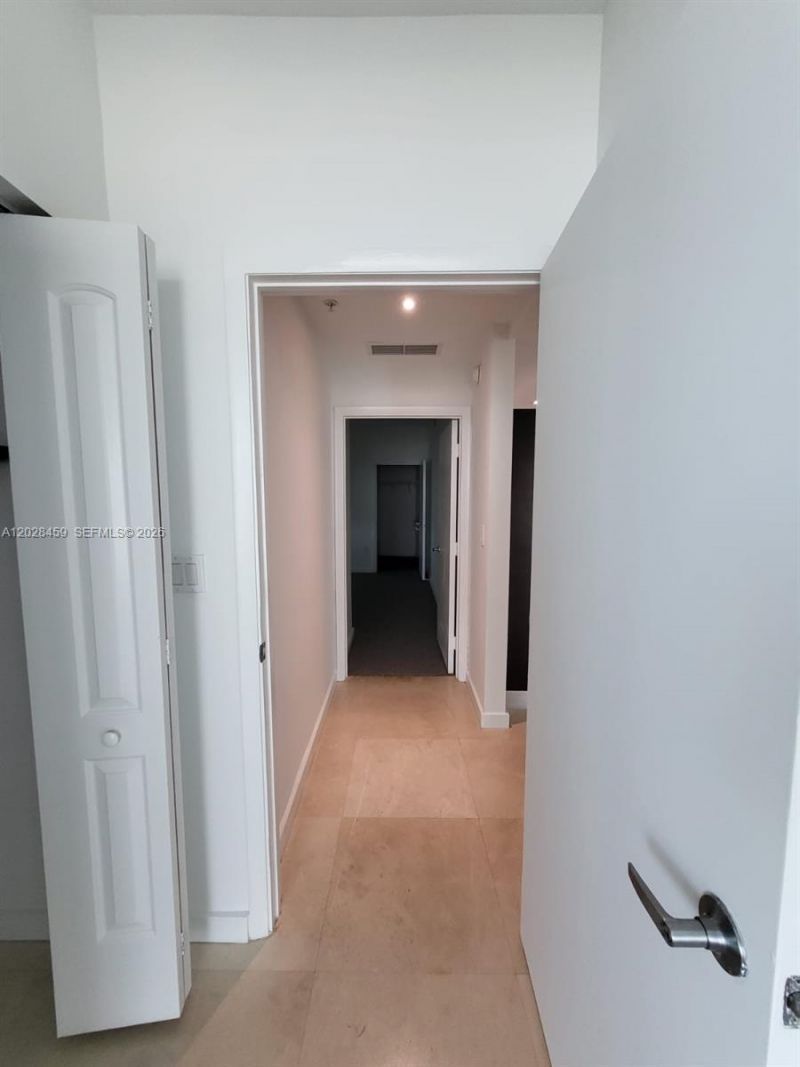 1900 N Bayshore Dr , Unit 2415, Miami, FL 33132 Photo