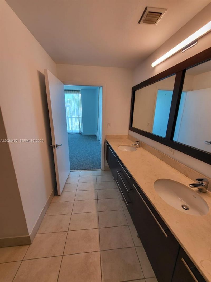 1900 N Bayshore Dr , Unit 2415, Miami, FL 33132 Photo