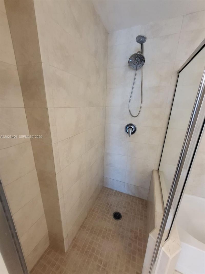 1900 N Bayshore Dr , Unit 2415, Miami, FL 33132 Photo