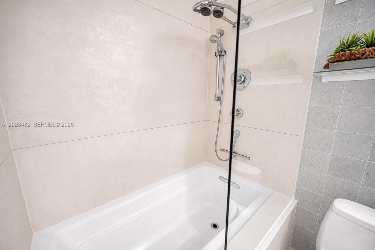 9102 W Bay Harbor Dr , Unit 3-C, Bay Harbor Islands, FL 33154 Photo
