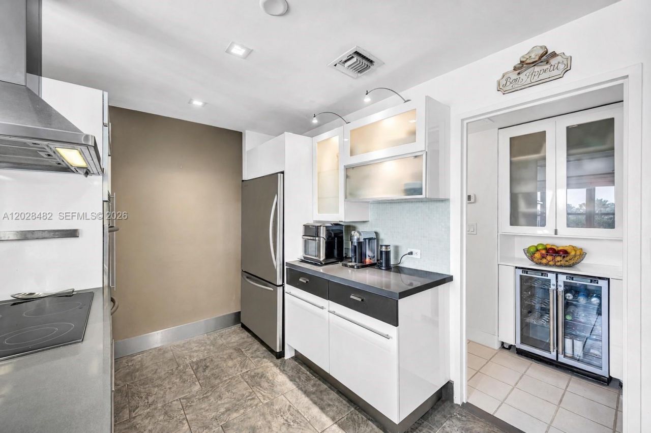 9102 W Bay Harbor Dr , Unit 3-C, Bay Harbor Islands, FL 33154 Photo
