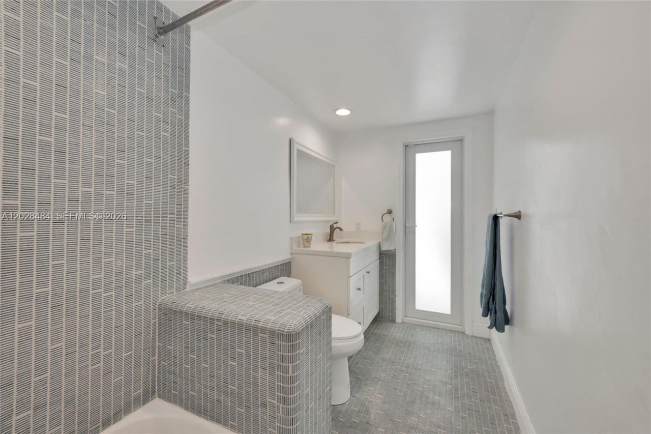 6970 SW 124th St , Pinecrest, FL 33156 Photo