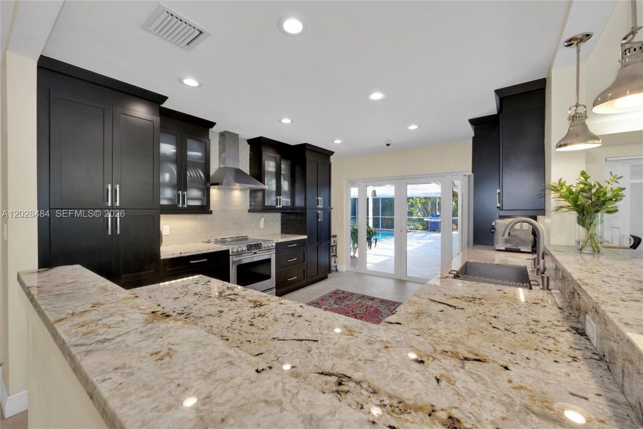 6970 SW 124th St , Pinecrest, FL 33156 Photo