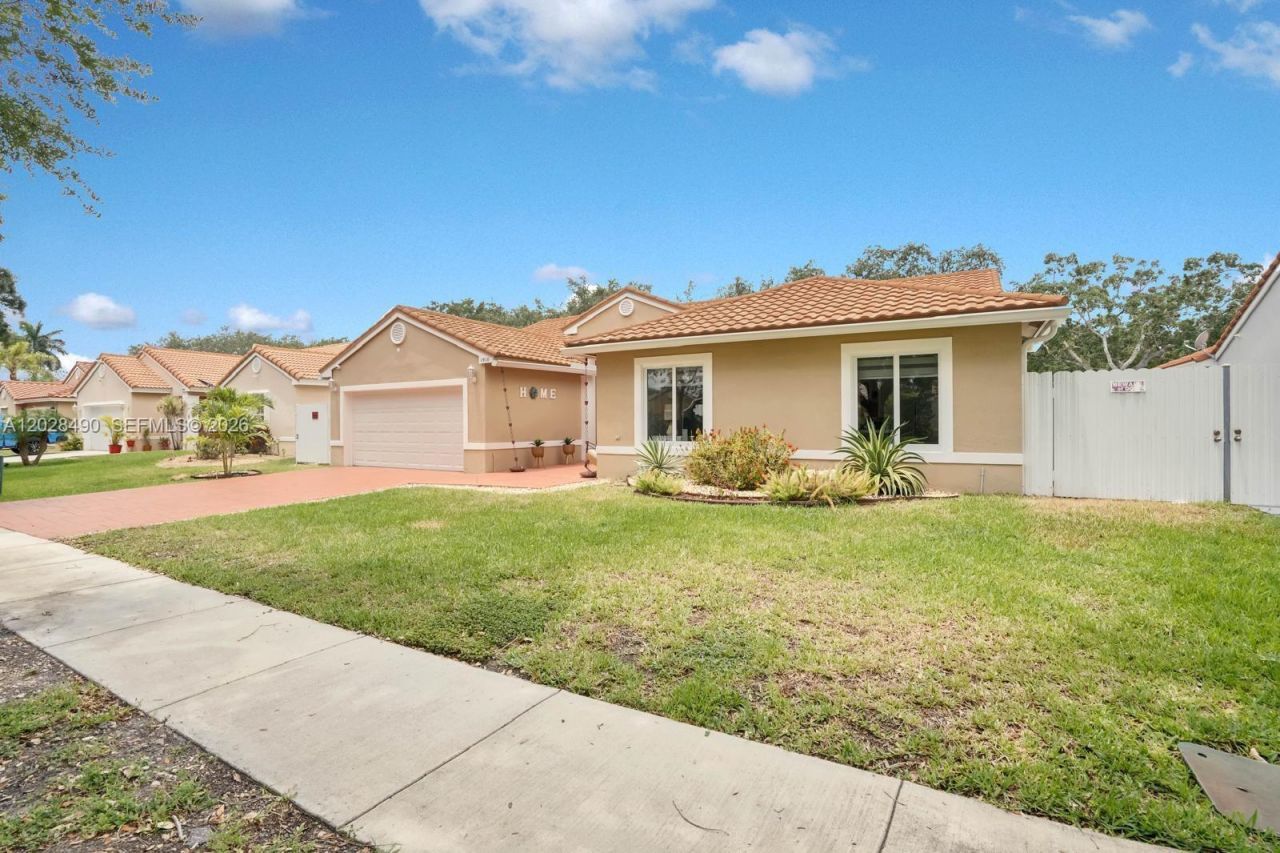 1910 SW 135th Way , Miramar, FL 33027 Photo